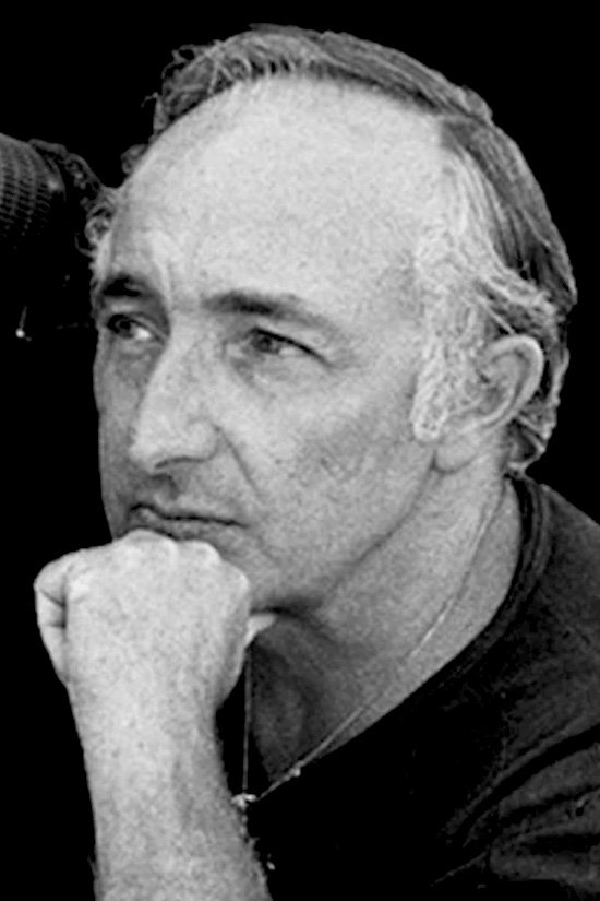 Алек Міллс