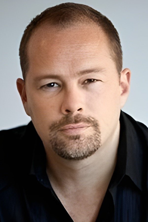 Алістер Ебелл