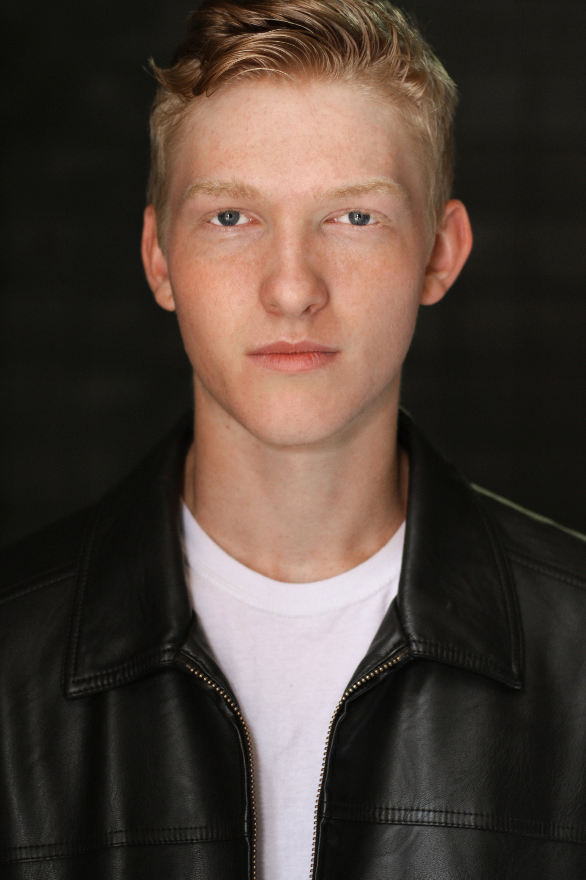 Айен Такер