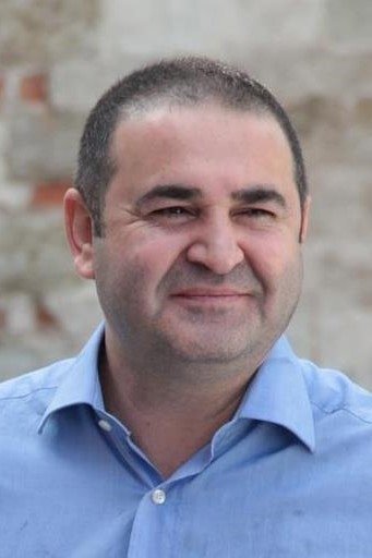Шафак Сезер