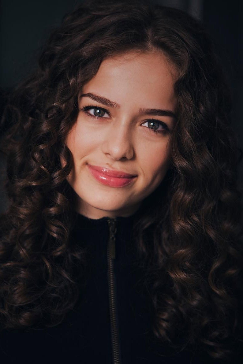 Аріана Енджінір