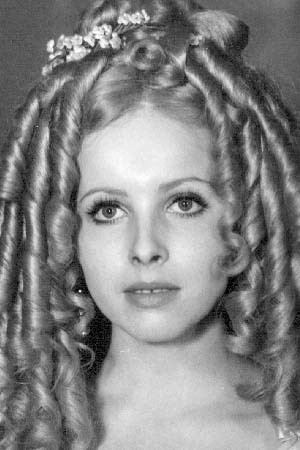 Джулі Юриштова