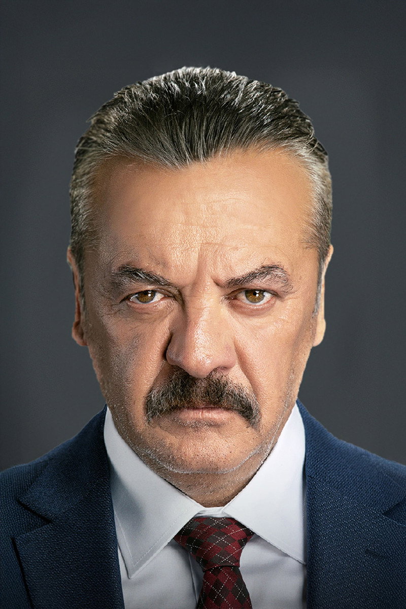 Месут Акста